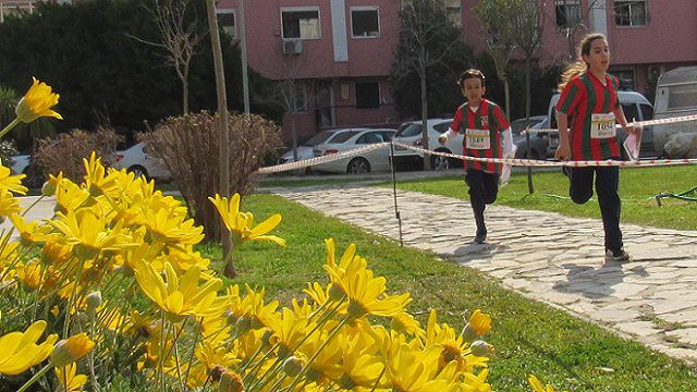 14 Yaş Altı Oryantiring Birinciliği Bostanlı'da yapıldı