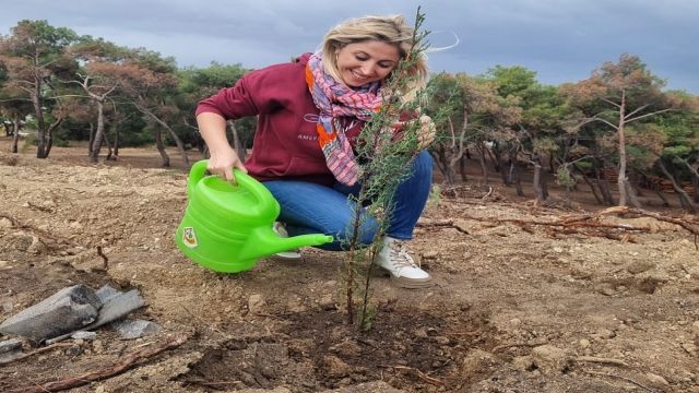 Bakırçay Üniversitesi'nden fidan dikme etkinliği...