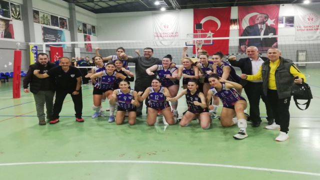 Voleybolda Akhisargücü Didim’de de kazandı