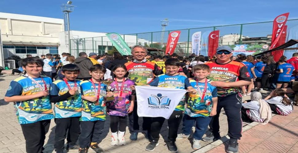 Akhisar Namık Oğul İlkokulu'nun büyük başarısı...