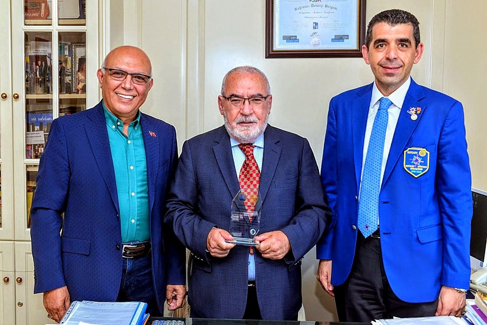 Çiğli Rotary'den Soncul'a meslek hizmet ödülü