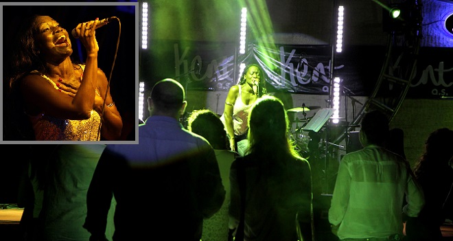 DELLA MİLES İLE COŞTULAR...