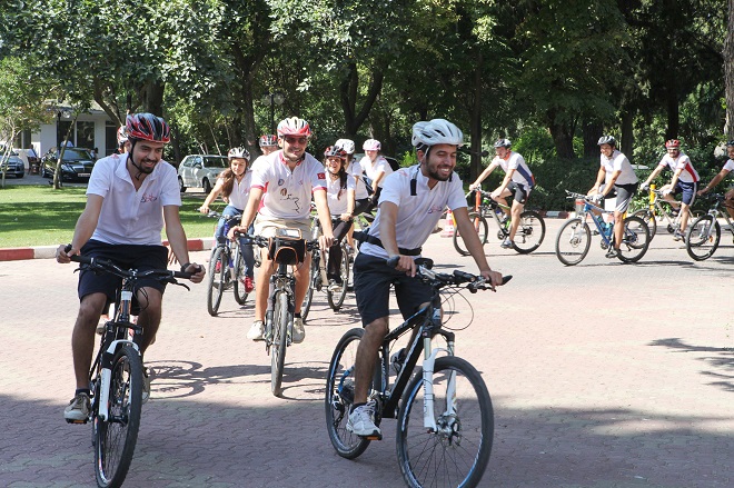 GENÇLER 6 BİN KİLOMETRELİK YOLCULUK İÇİN PEDAL ÇEVİRİYOR