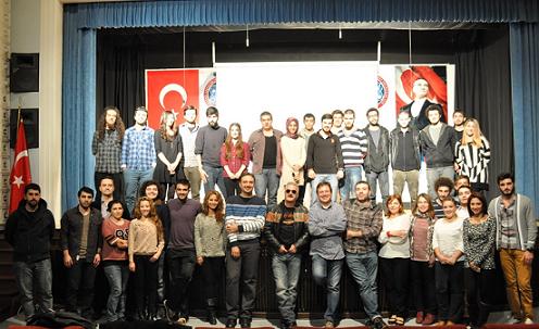 TÜRKLER FİLME PARA VERMİYOR, TV'DE BEDAVA İZLİYOR