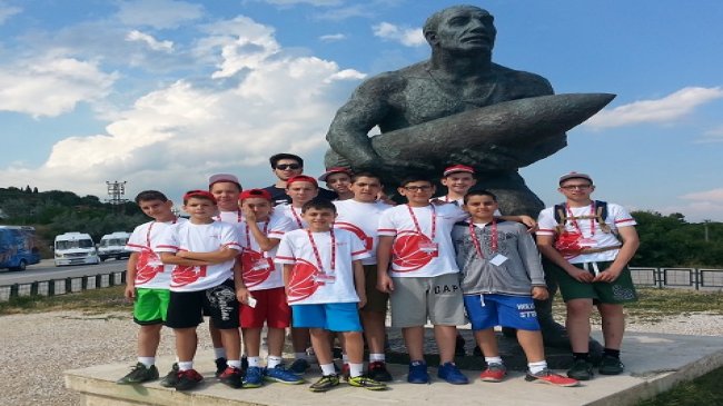 Minik basketbolculardan büyük başarı
