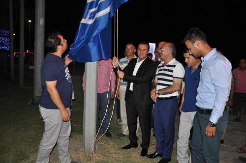 MENDERES'TE 3 PLAJA MAVİ BAYRAK ASILDI