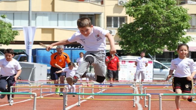 Sporun güzellikleriyle yarışıp, eğlendiler...