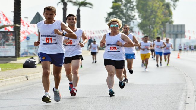 19 Mayıs Yol Koşusu heyecanlı geçti...