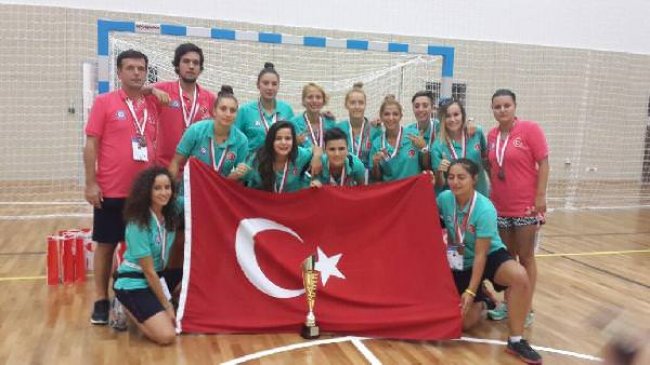 Ege Üniversitesi Kadın Futsal Takımı Avrupa Üçüncüsü...