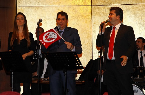 HAKAN TARTAN'A SEVGİ SELİ...