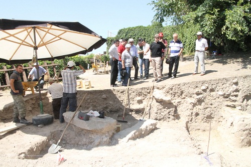 AKHİSAR'DAKİ KAZI ÇALIŞMALARI 3. YILINA GİRDİ