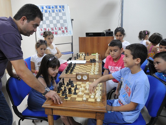 ALİAĞA, SATRANÇ SPORUNU ÇOK SEVDİ