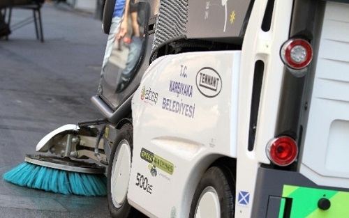 KARŞIYAKA'DA BAHAR TEMİZLİĞİ BAŞLADI...