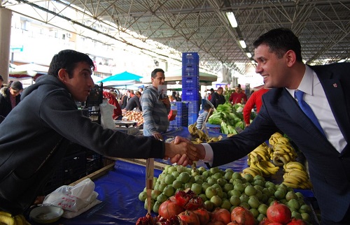 KEMERLİ'NİN BİR DAKİKASI BİLE BOŞ GEÇMİYOR