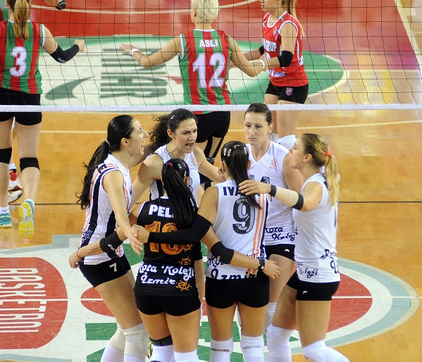 KARŞIYAKA SAHASINDA ROTA'YI ŞAŞIRDI