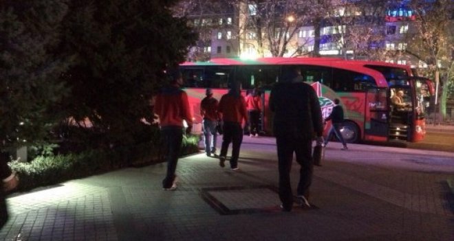 PINAR KARŞIYAKA RUSYA'DAN DÖNEMİYOR...