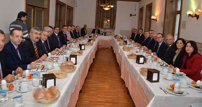 KARŞIYAKA PROTOKOLÜNDE GÜNDEM ENERJİ TASARRUFU...