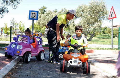 TRAFİK EĞİTİMİ ÇOCUK YAŞTA BAŞLAR