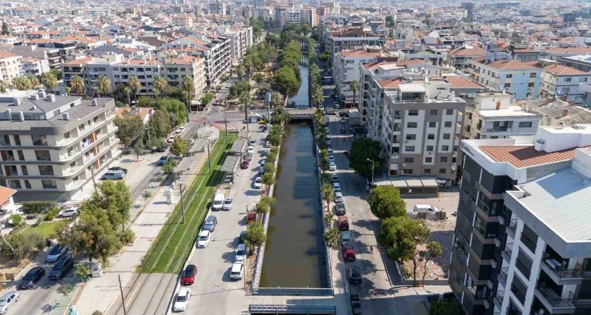 Bostanlı ve Manda dereleri temizlendi