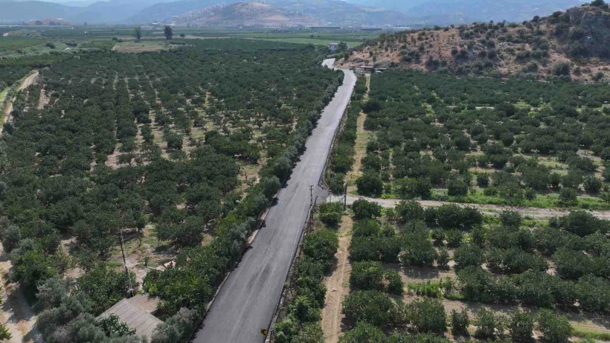 Kırk yıldır beklenen yol yenileniyor