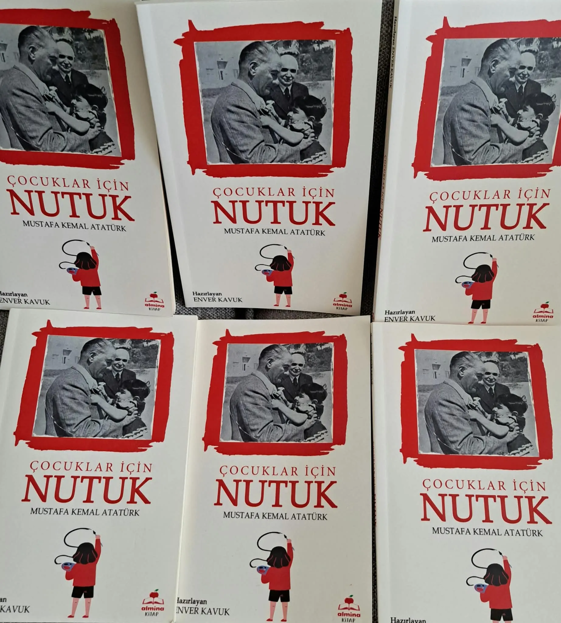 “Nergiz Erboy Çocuk Kütüphanesi”ne gelen çocuklara “Nutuk” hediye…