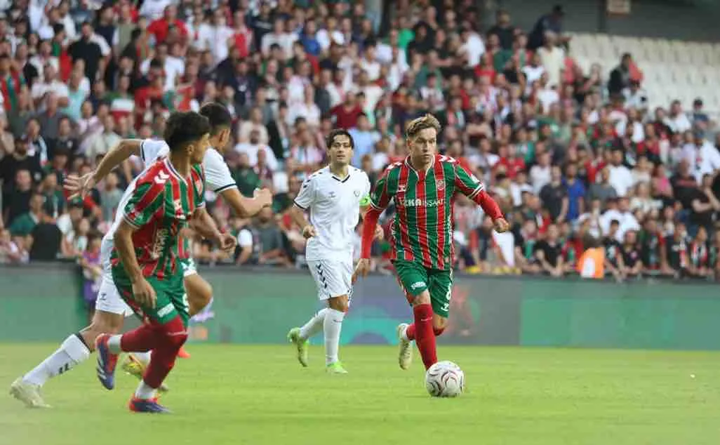Karşıyaka-Altay derbisinde kazanan çıkmadı: 1-1
