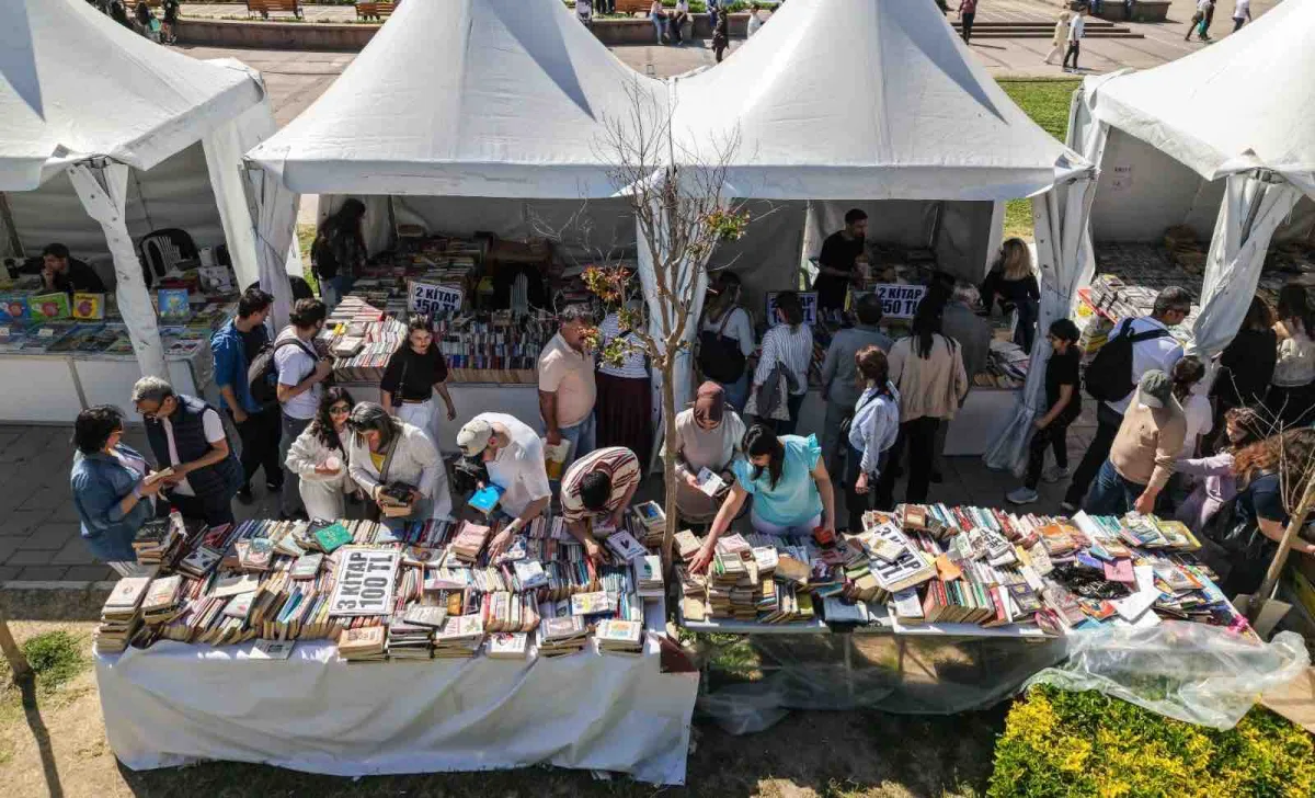 İZKİTAP - 8. İzmir Kitap Fuarı kapılarını açıyor