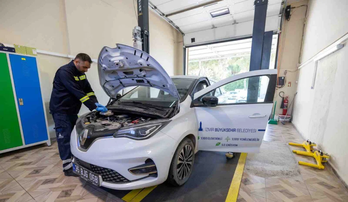 İzmir Büyükşehir'in elektrikli araçları 7,5 milyon km yol kat etti