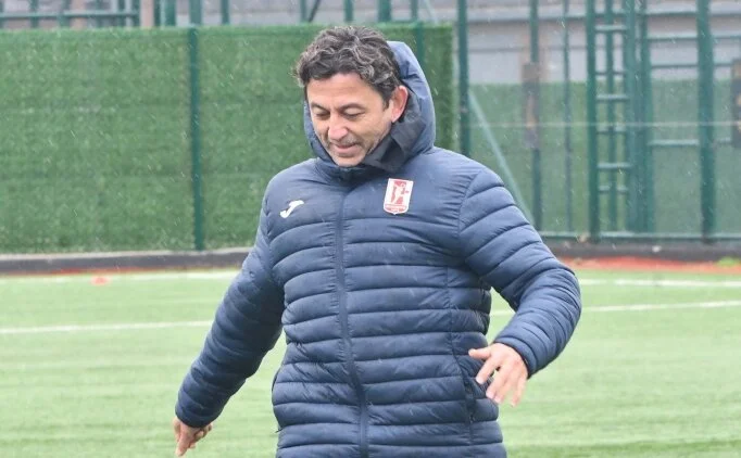 Kaf Kaf, Zafer Uysal ile görüşme halinde