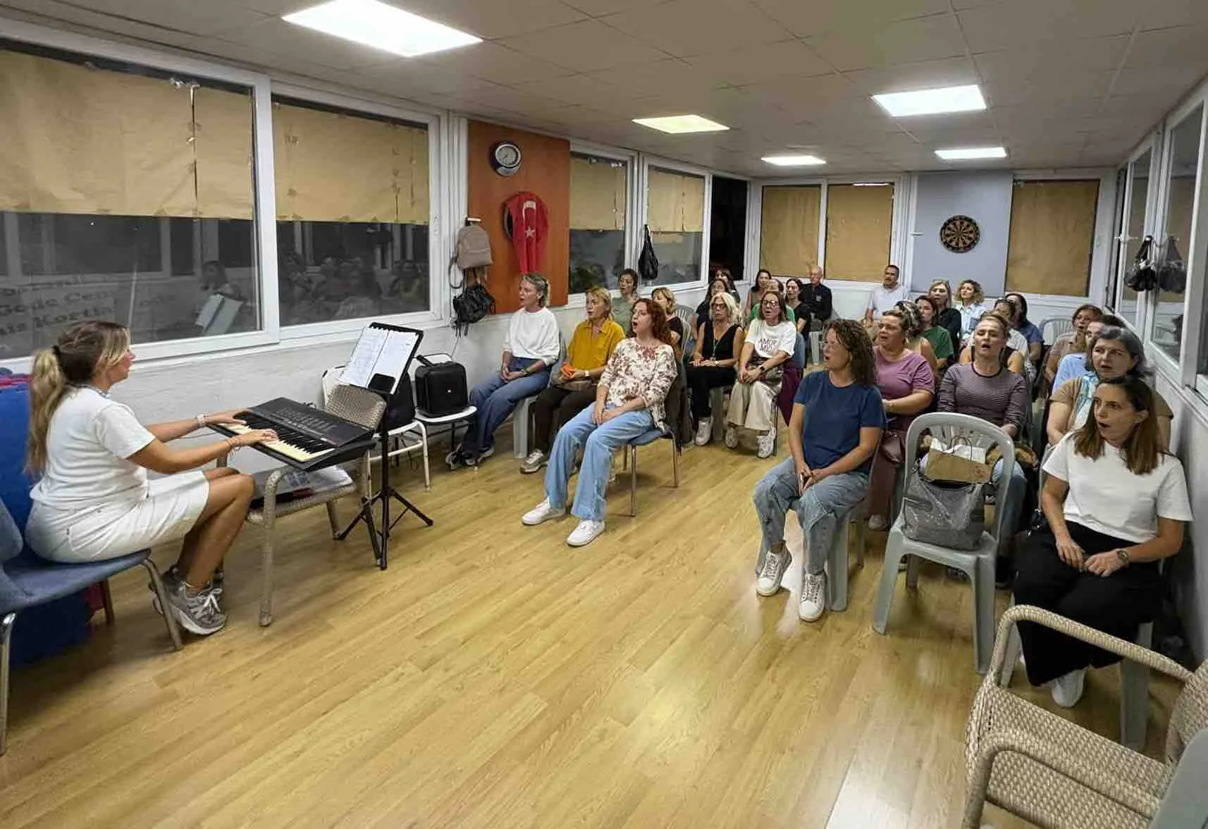 Karşıyaka Sanat Derneği Koroları yeni sezonu açtı...