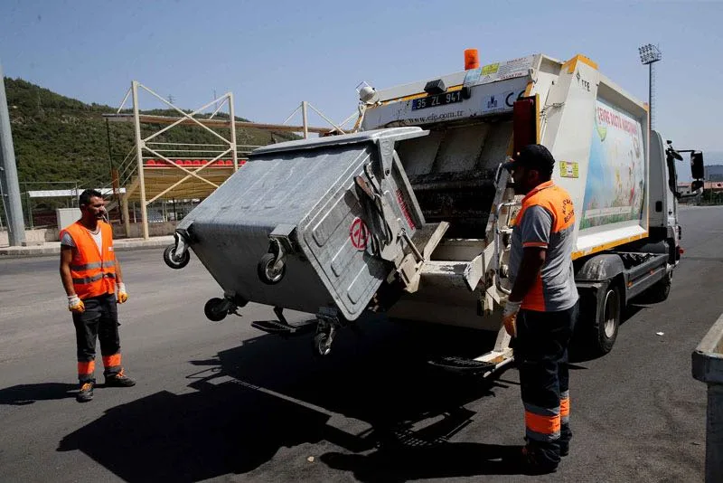 Karşıyaka Belediyesi'nden çöp ile ilgili açıklama geldi
