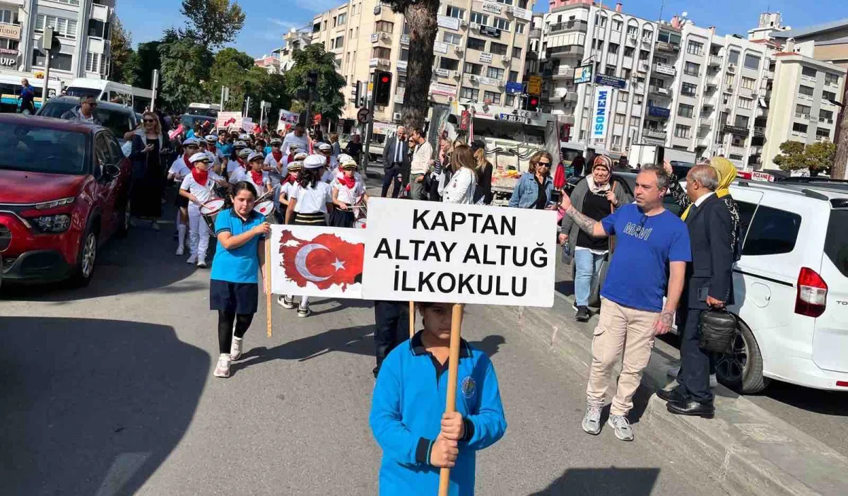 Cumhuriyet Coşkusu Sokaklara Taştı