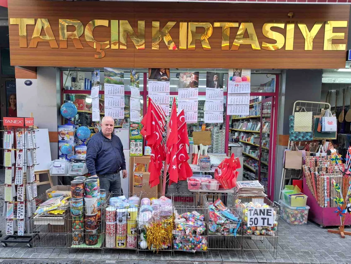 2027 Atatürk Takvimleri ve 29 Ekim için Türk Bayrakları Tarçın Kırtasiye'de...
